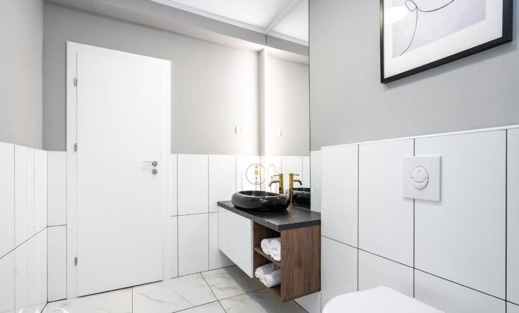 Majestic Apartament With View In Magheru Букурещ Екстериор снимка
