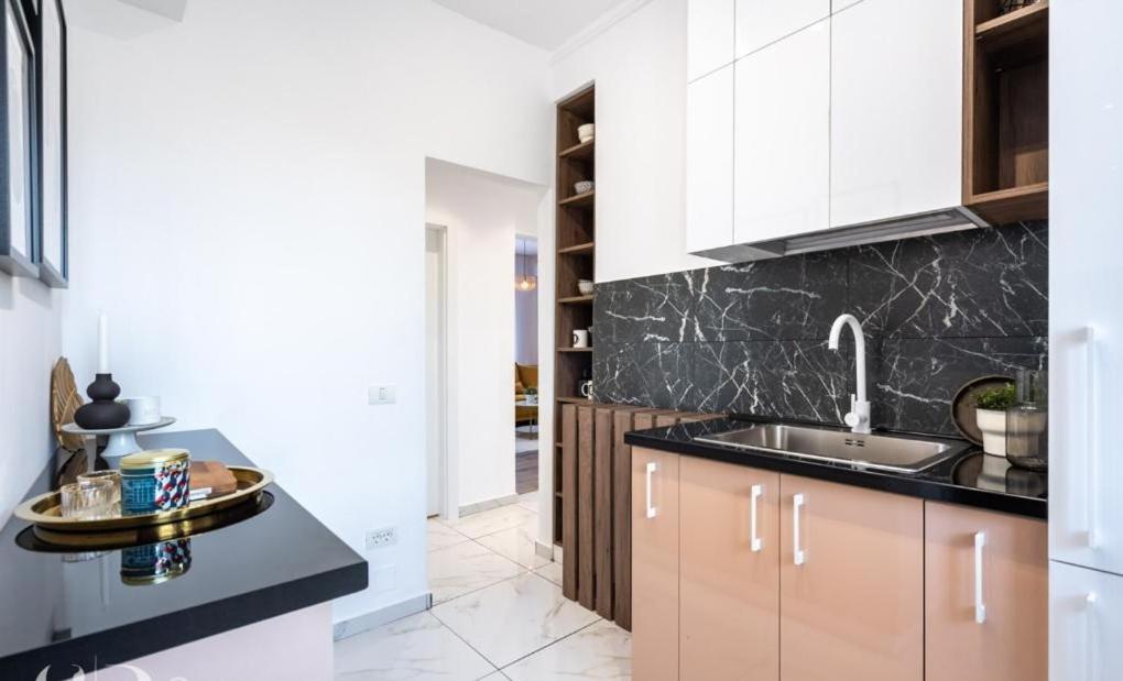 Majestic Apartament With View In Magheru Букурещ Екстериор снимка