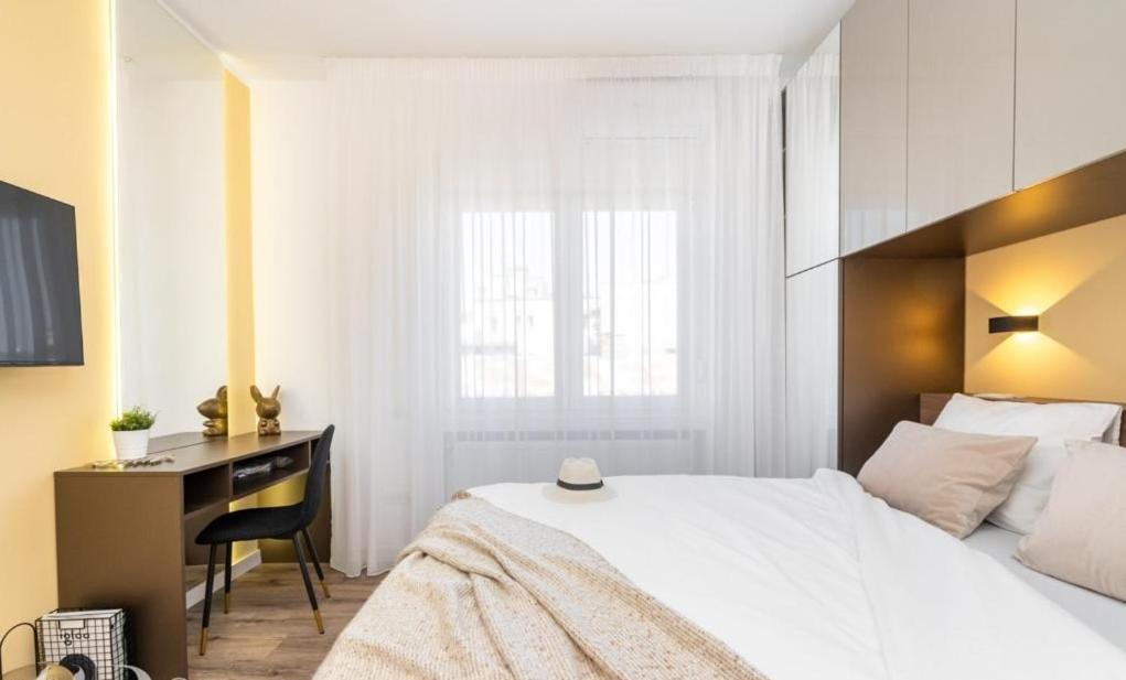 Majestic Apartament With View In Magheru Букурещ Екстериор снимка
