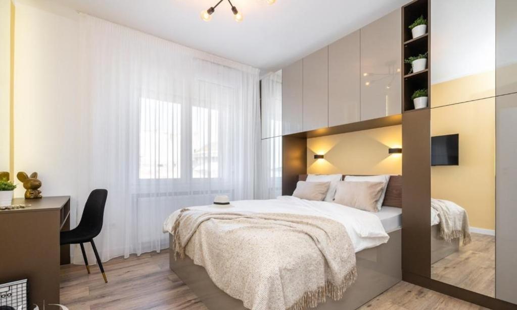 Majestic Apartament With View In Magheru Букурещ Екстериор снимка